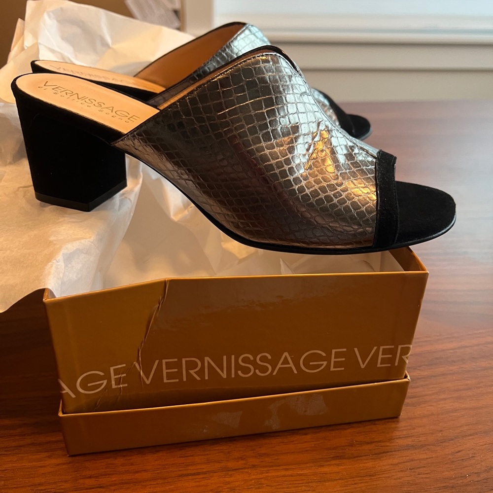 Vernissage di Soffice Sogno Silver Grey Metallic Leather Mules Size 9, 40 NEW